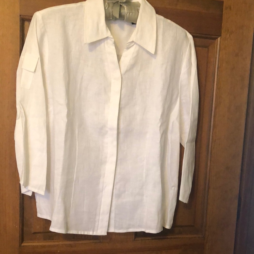 Relativity White Button-Up Linen Shirt
